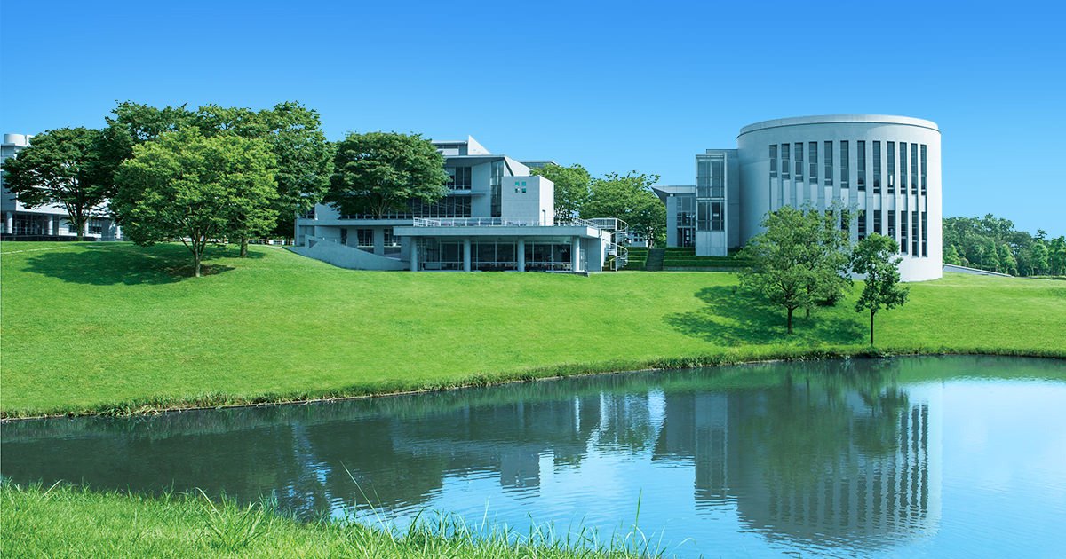慶応義塾大学総合政策学部
