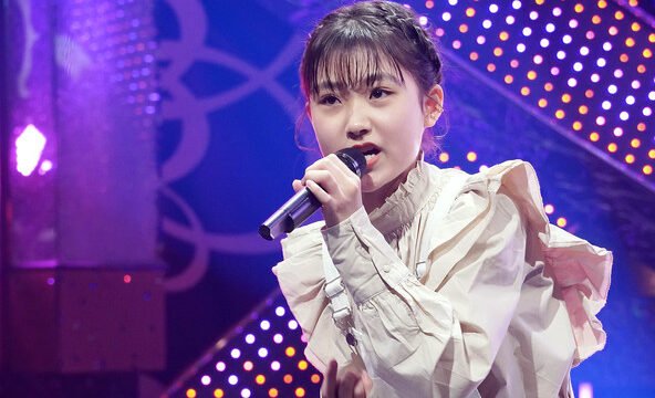 加藤礼愛テレビで歌う姿